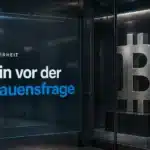 Binance Hack: Bitcoin-Skulptur hinter verriegeltem Sicherheitsglas als Symbol für offene Verwahrungsfragen