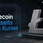 Litecoin kaufen: Metallskulptur des Litecoin-Symbols auf einem Untersuchungstisch