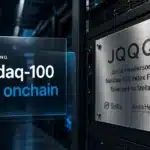 Stahlplakette im Rechenzentrum als Symbol für JQQQ, tokenisierter Nasdaq-100-Fonds auf Stellar