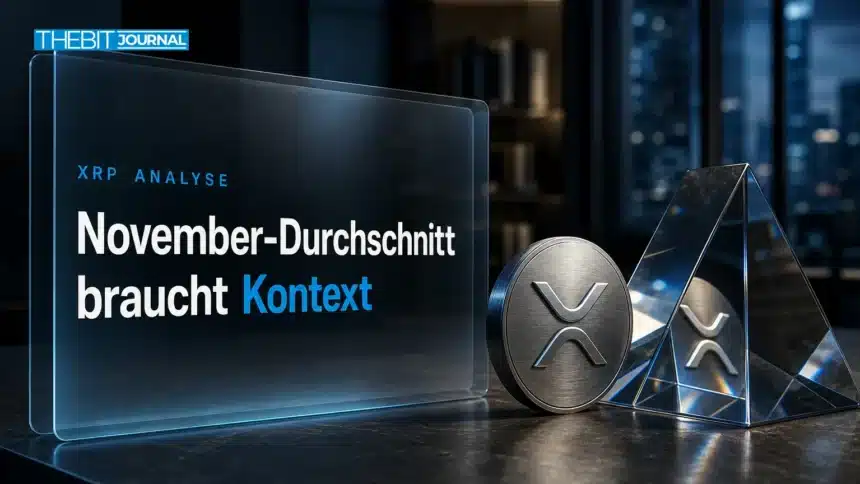 XRP Kurs: Metallisches XRP-Emblem hinter einem verzerrenden Glasprisma auf einem dunklen Schreibtisch